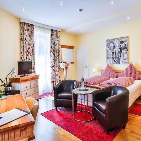 Hotel Zum Goldenen Loewen Baden-Baden Dış mekan fotoğraf