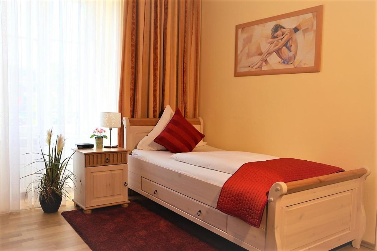 Hotel Zum Goldenen Loewen Baden-Baden Dış mekan fotoğraf