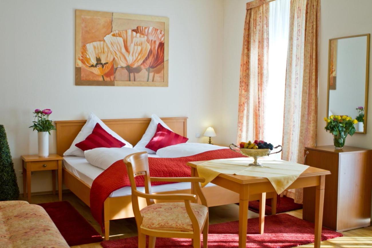 Hotel Zum Goldenen Loewen Baden-Baden Dış mekan fotoğraf