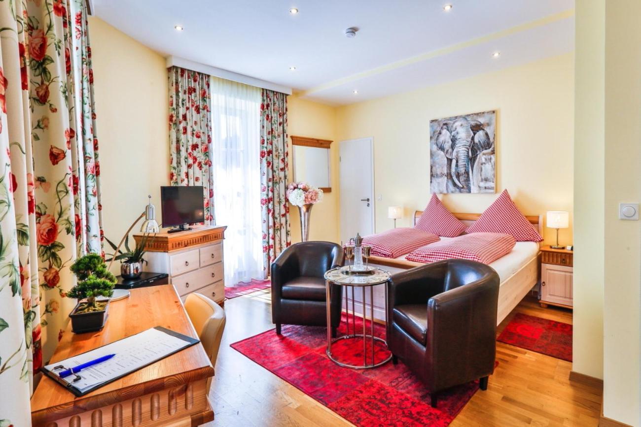 Hotel Zum Goldenen Loewen Baden-Baden Dış mekan fotoğraf