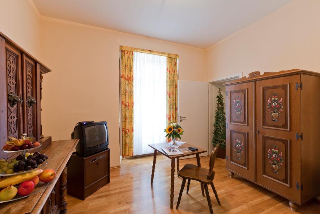 Hotel Zum Goldenen Loewen Baden-Baden Oda fotoğraf