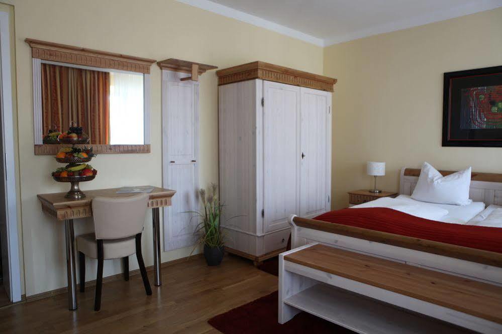 Hotel Zum Goldenen Loewen Baden-Baden Dış mekan fotoğraf